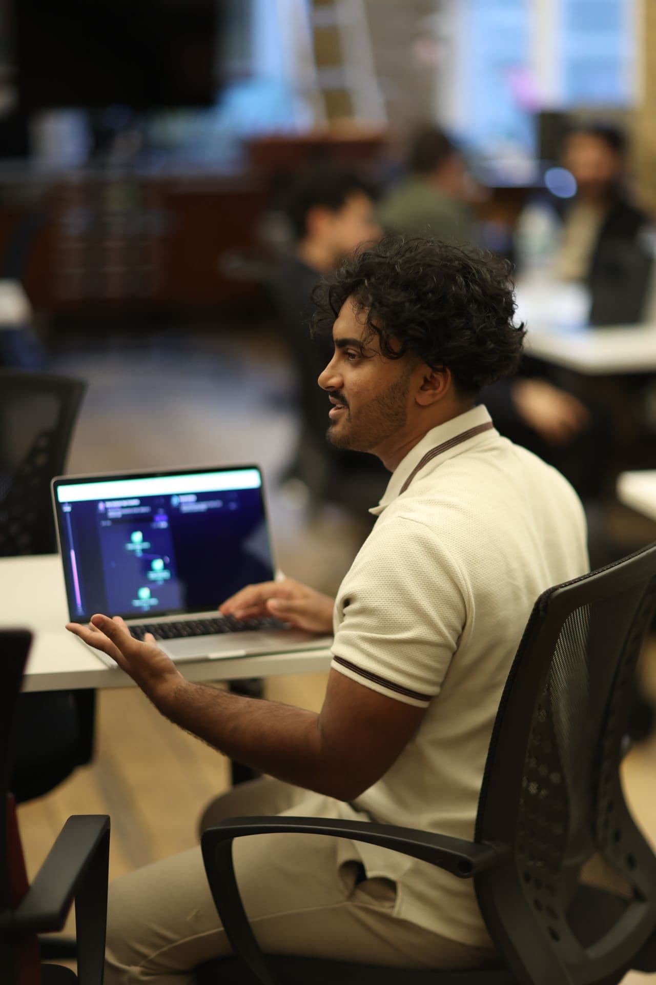 Jamil advising a founder on their AI strategy